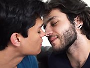 Jeune mec latino se fait baiser